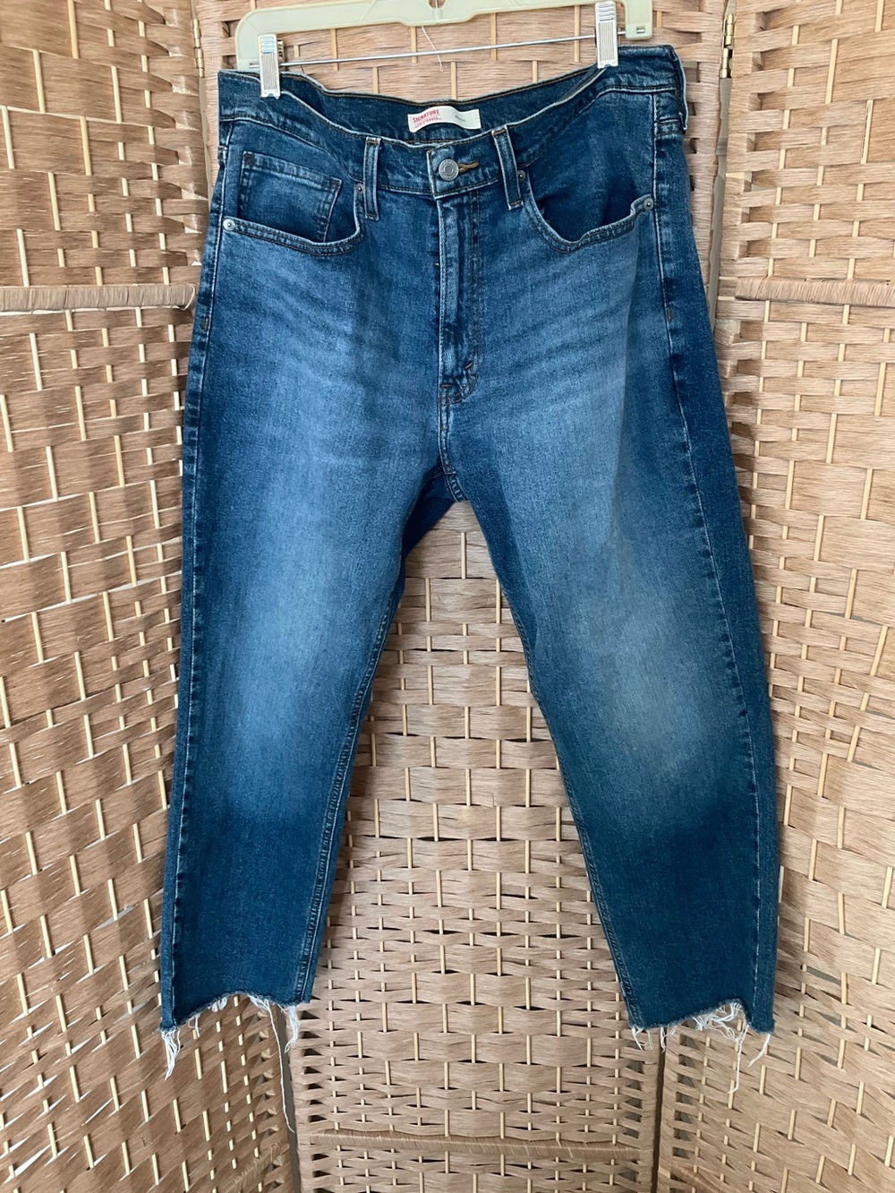Levi Athletic Cropped Jeans - Picture 2 of 10